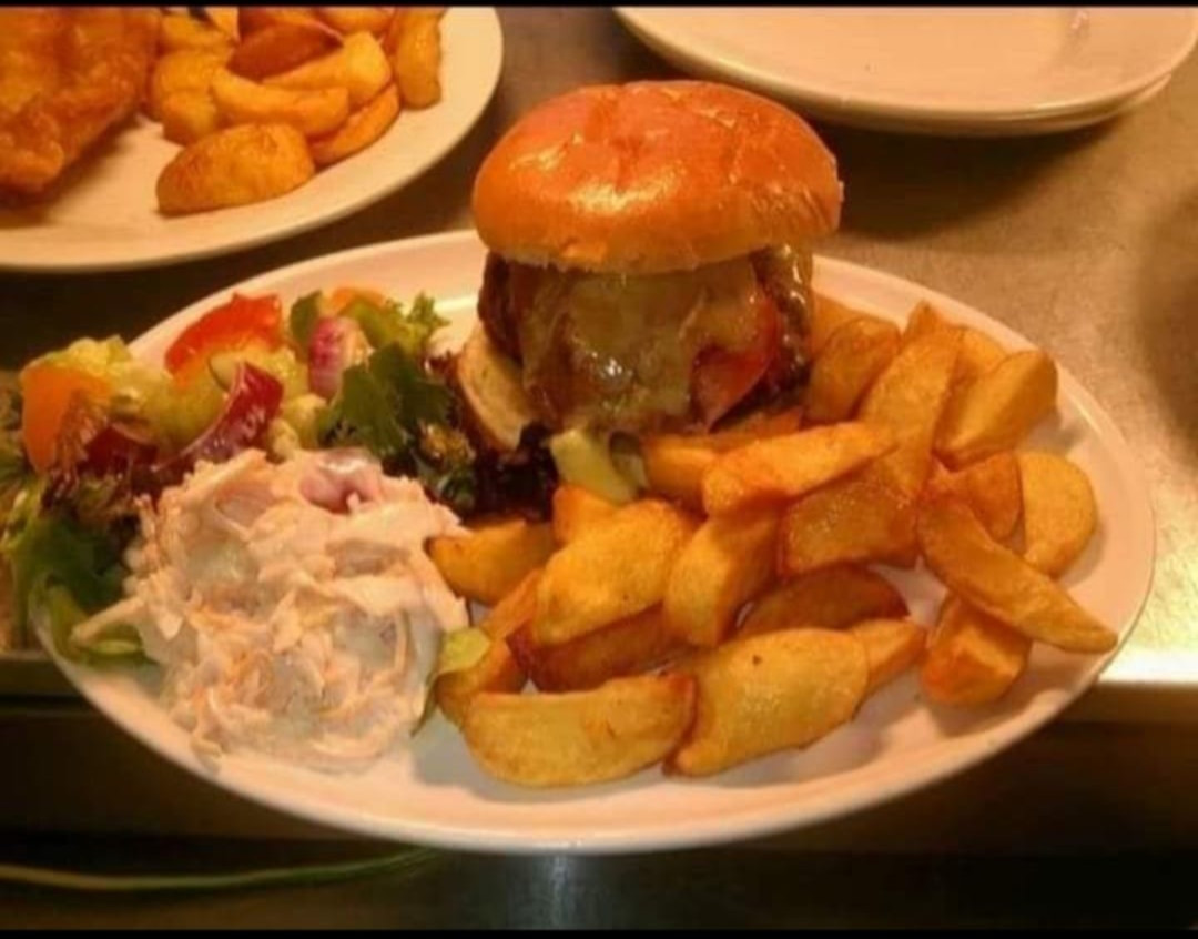 Cheese Burger - The Stan Laurel Inn