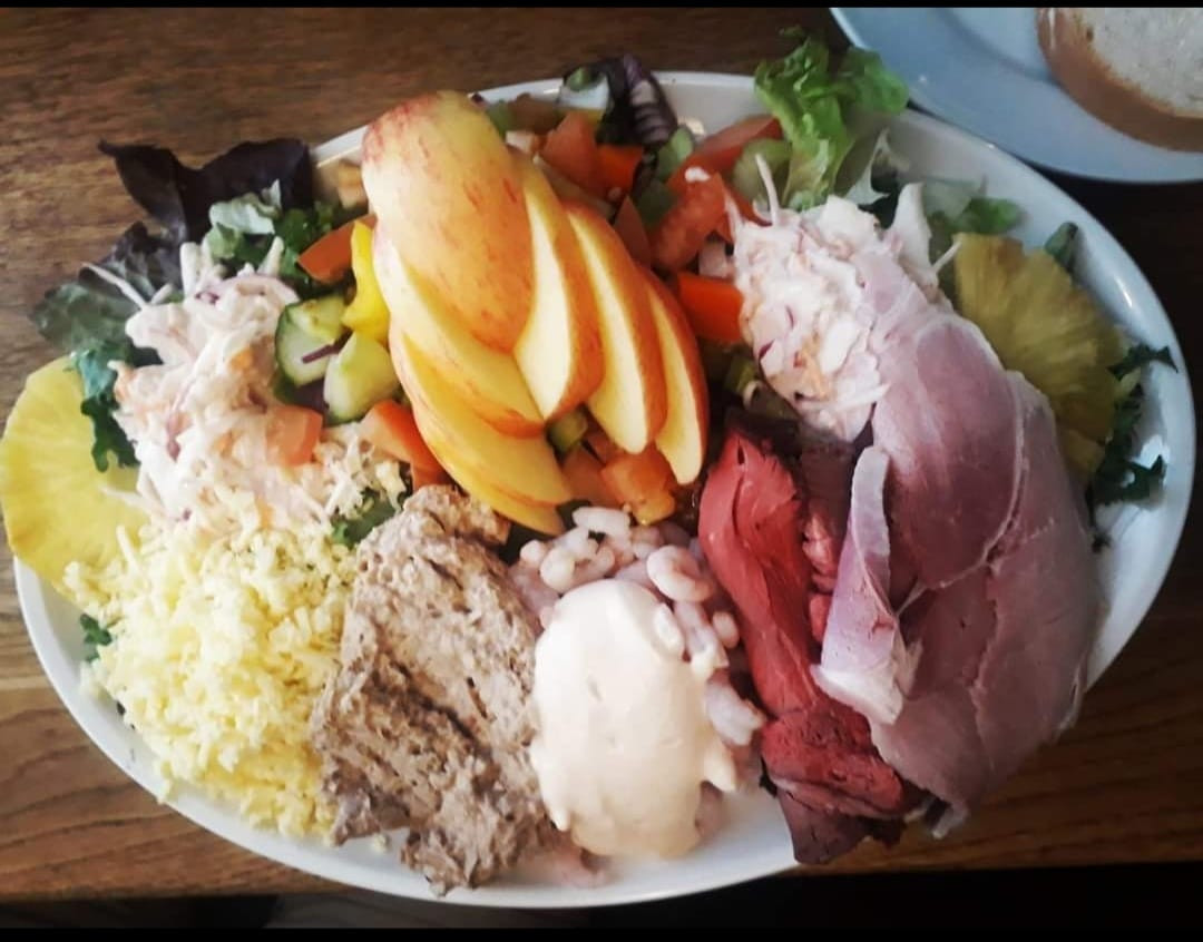 Stan's Platter, Stan Laurel Inn